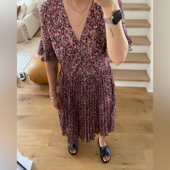 Floral dress. - Picture 3 of 3